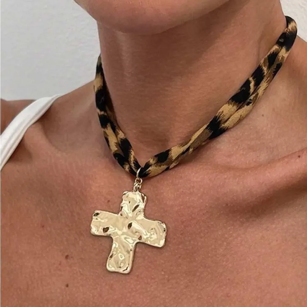 Leopard Print cross Necklace N1116